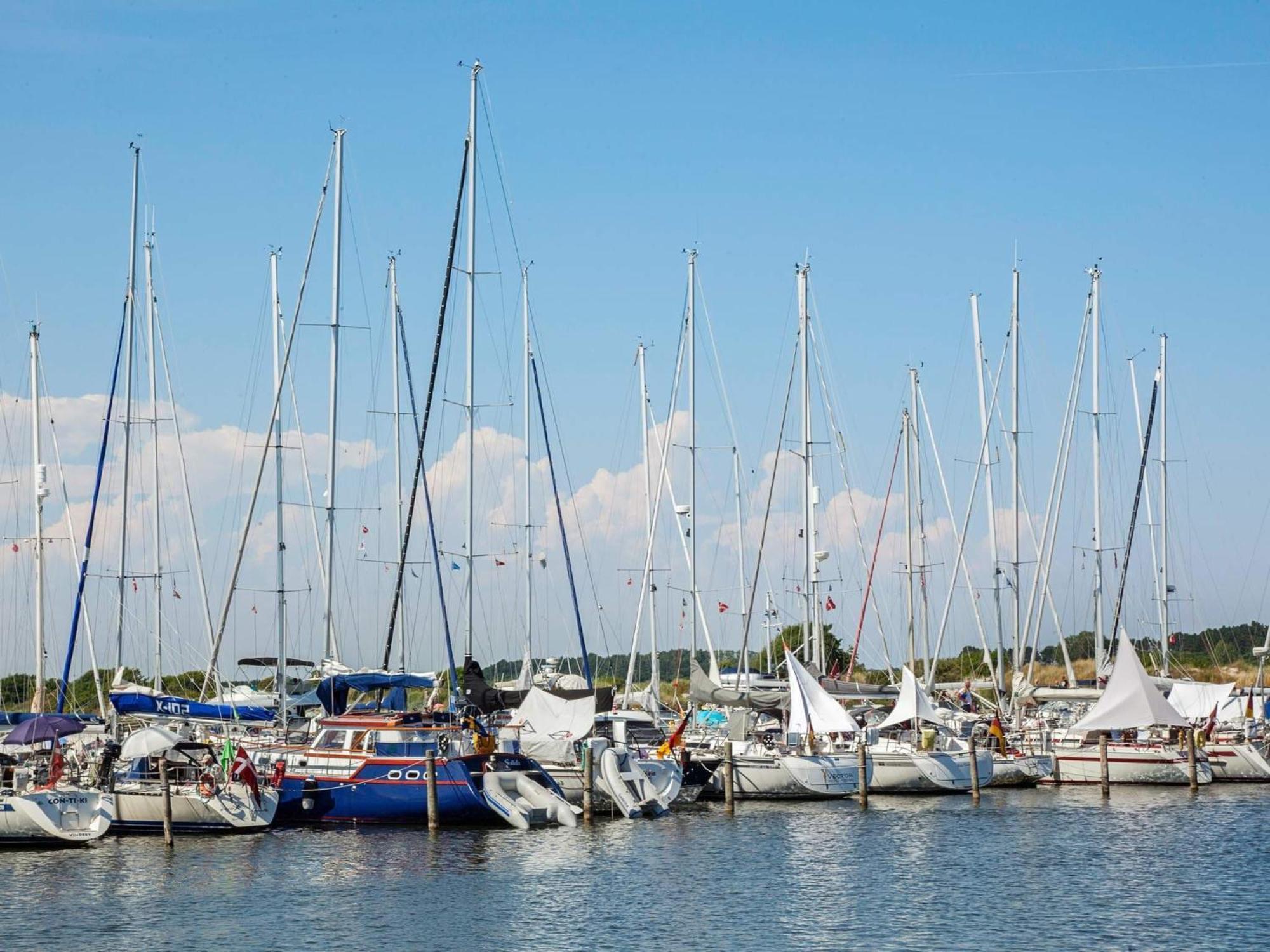4 Person Holiday Home On A Holiday Park In Borre エクステリア 写真